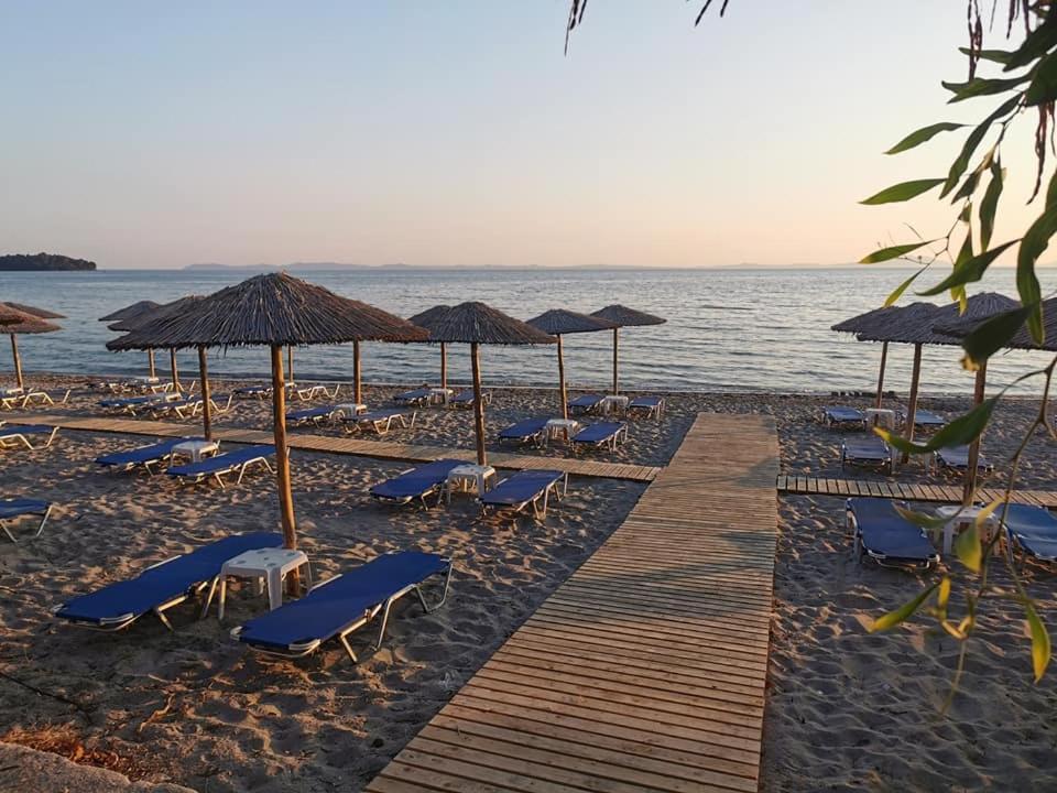 Camping Drepanos Otel İgumeniça Dış mekan fotoğraf